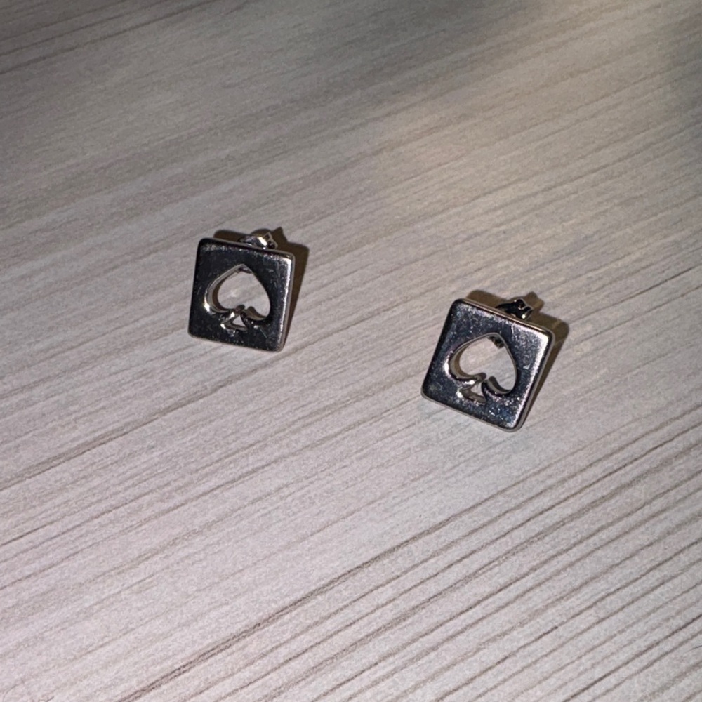 Kate Spade VINTAGE Silver Spade Earrings - Picture 4 of 4
